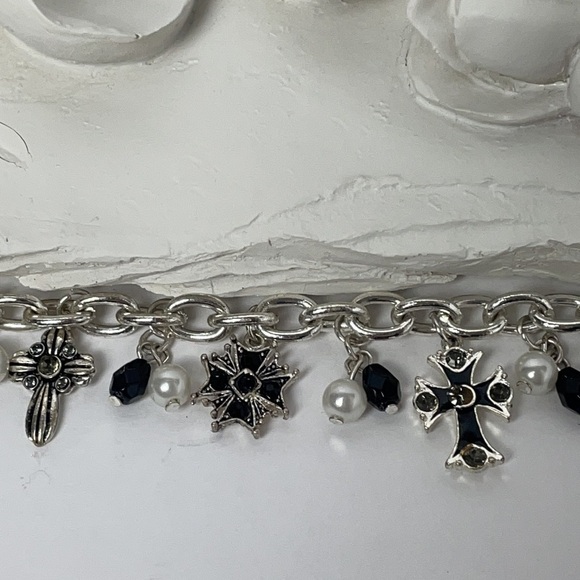Maltese Cross Charm Bracelet - Pearls & Jet Black Beads Silver Tone Chain - Picture 11 of 11